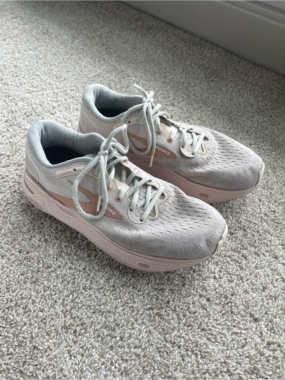 Brooks Ghost Max Running Shoes - Light Pink/Gray